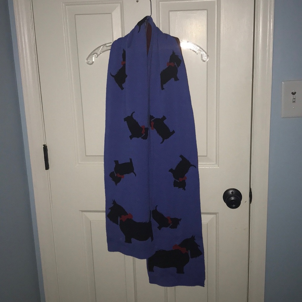 Reversible dog scarf